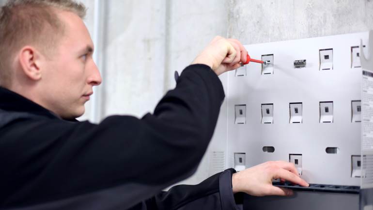 fronius-snapinverter-installation-steps-01-169