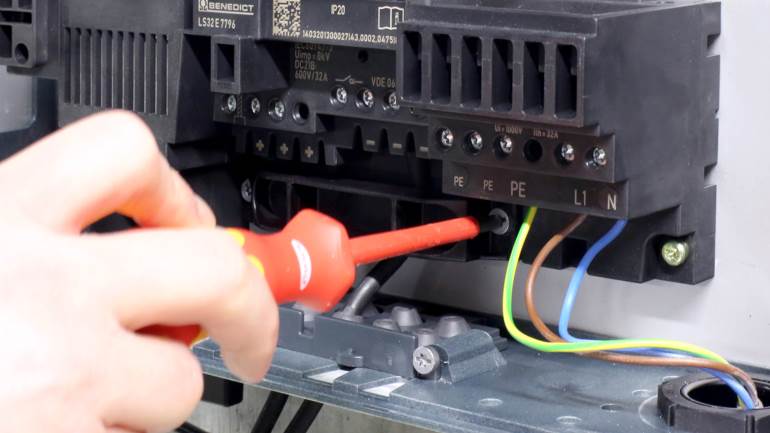 fronius-snapinverter-installation-steps-03-169